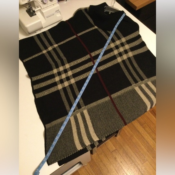 Stylish, Black Plaid Sweater Poncho/Cape/Shawl - Picture 6 of 6